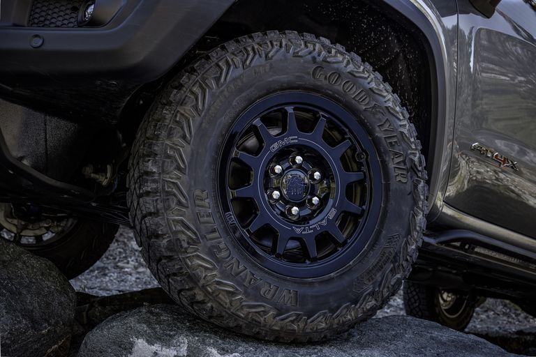 GMC Sierra 1500 AT4X AEV Edition Тест-драйв