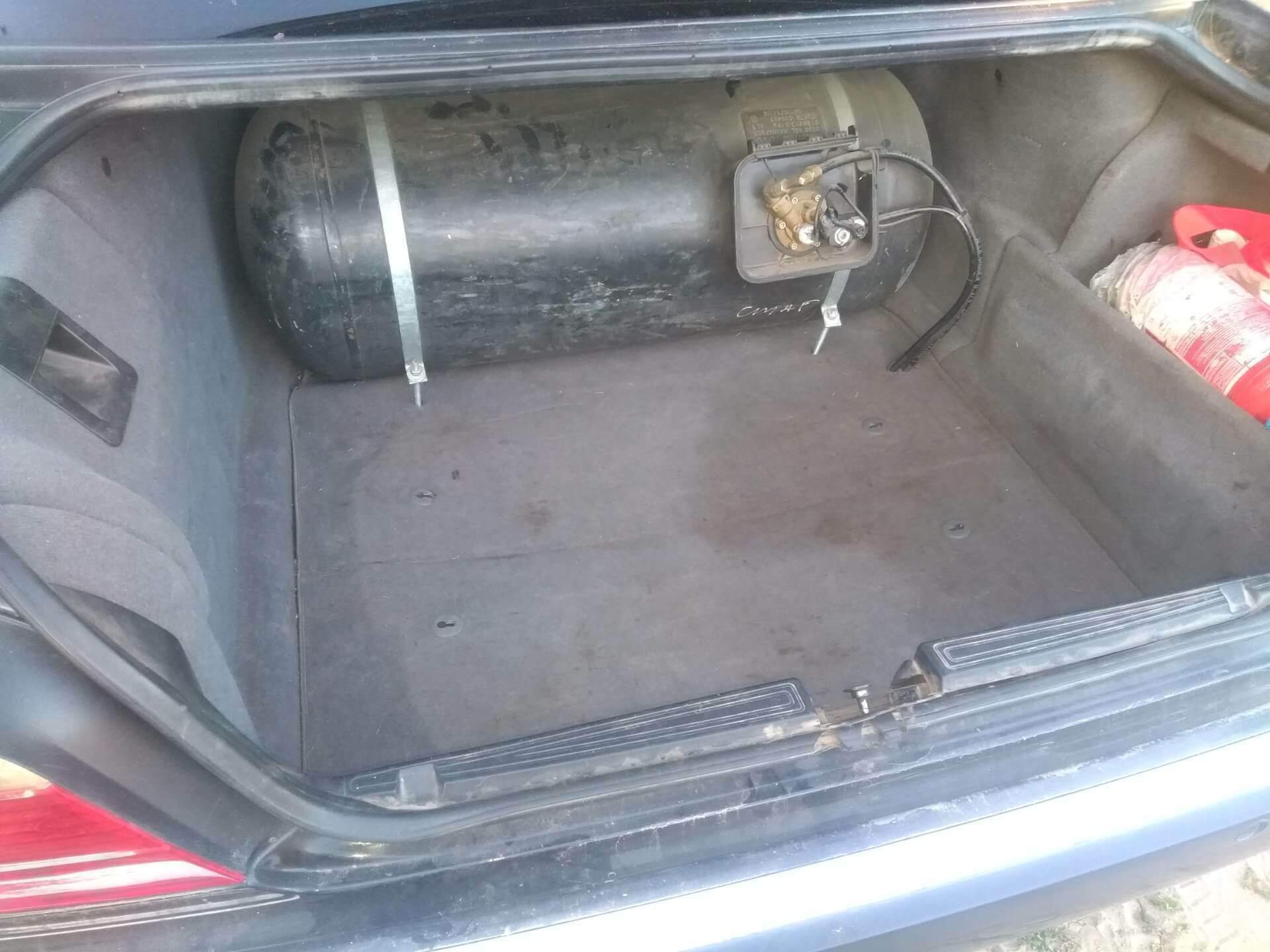 Химчистка багажного отдела, BMW E38, самостоятельно, грязь