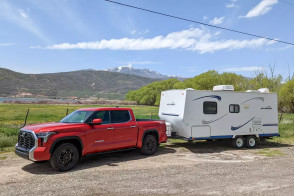 Toyota Tundra Limited 2022 года: насколько хорошо она буксирует?