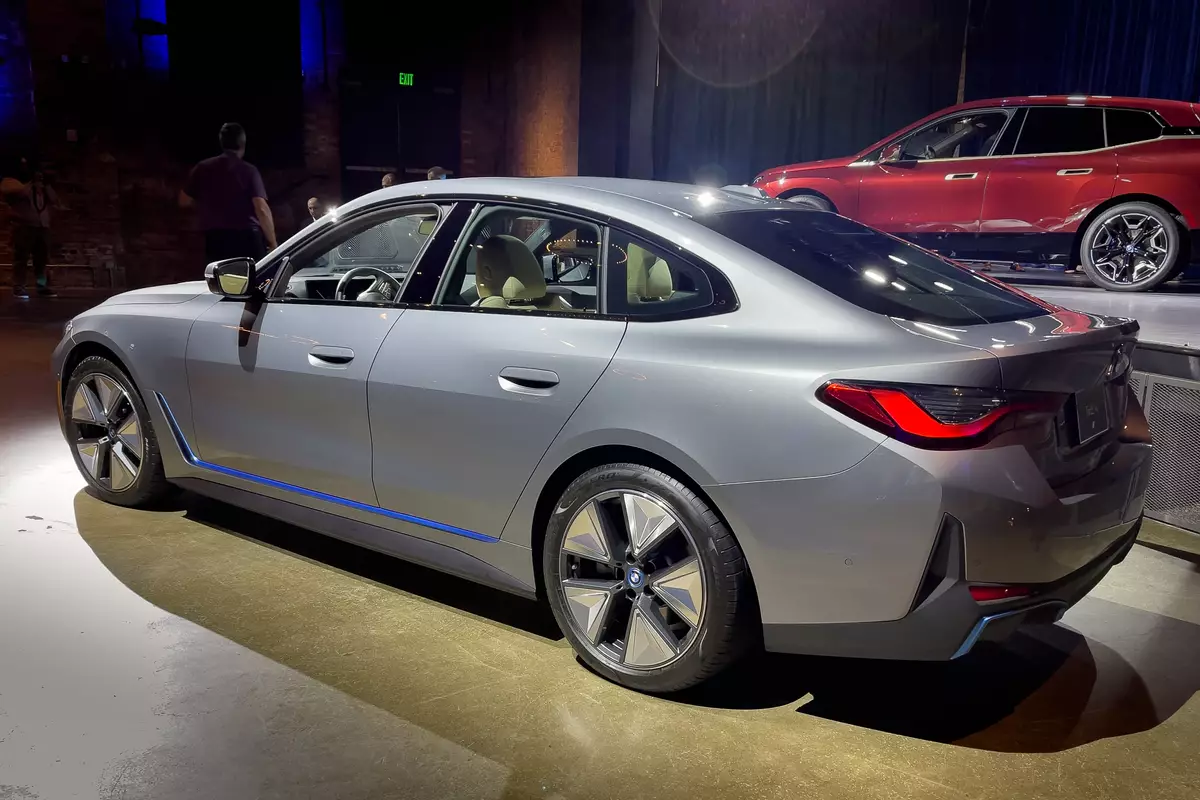 характеристики BMW i4