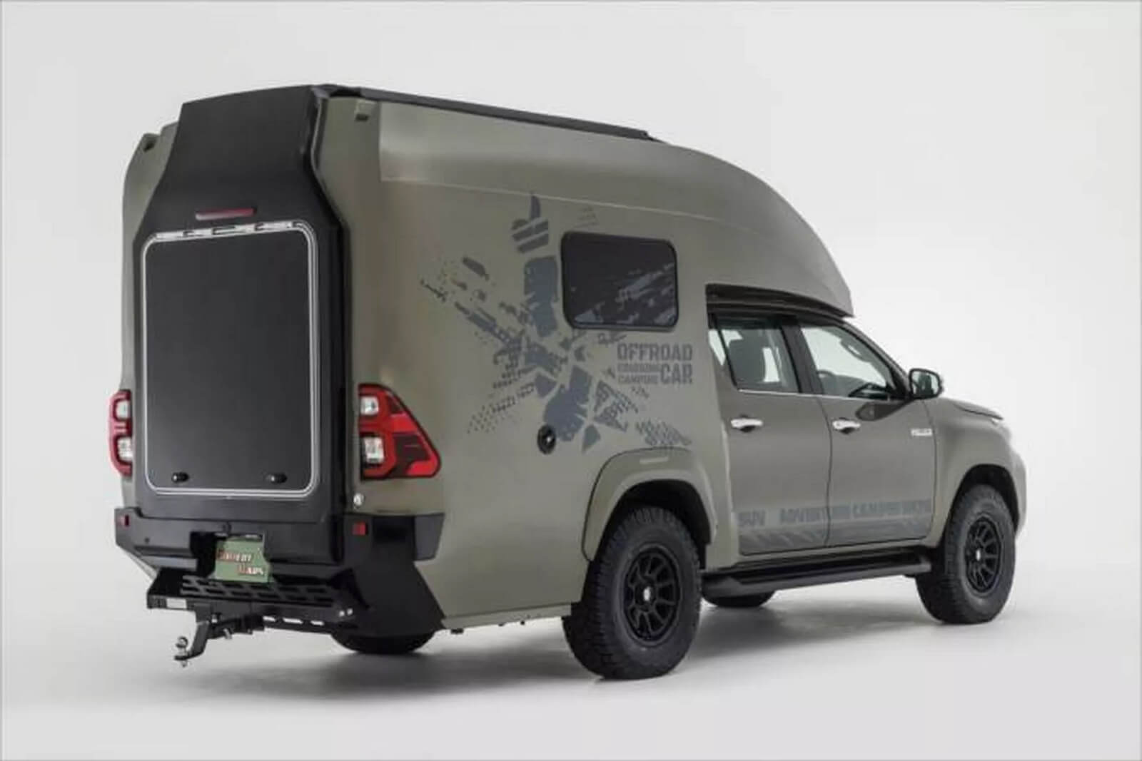 сделать дом на колесах с пикапа Hilux GR Sport