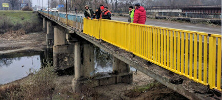 В Таврийске начали ремонтировать мост через Северо-Крымский канал