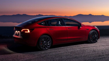 Очередной скандал с Tesla Model 3 – хакеры ее взломали