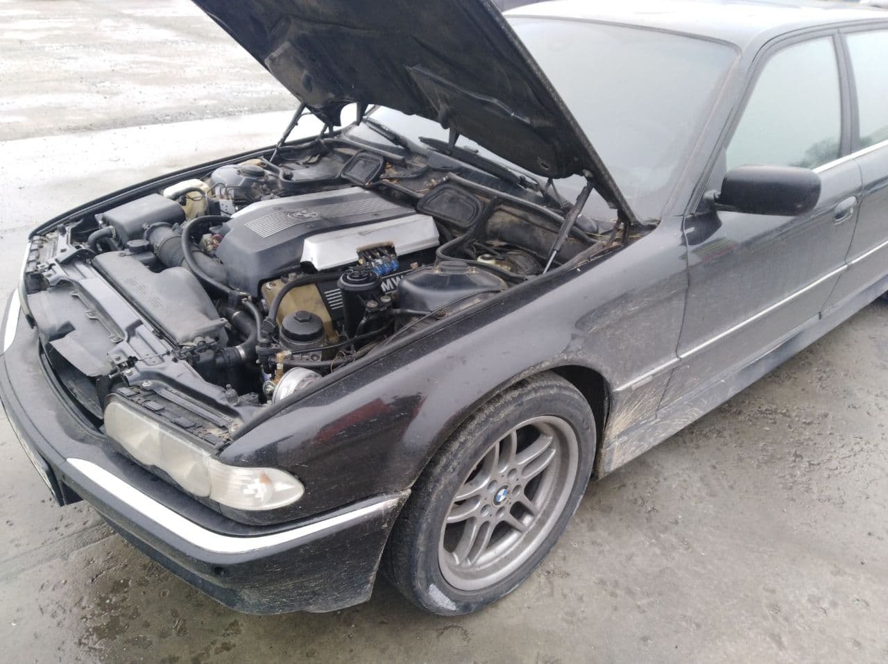 слабый контакт клеммы аккумулятора bmw e38