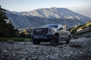 GMC Sierra 1500 AT4X AEV Edition 2023 года имеет мощное крепежное оборудование: Тест-драйв, Автоновости, сегодня, 2026