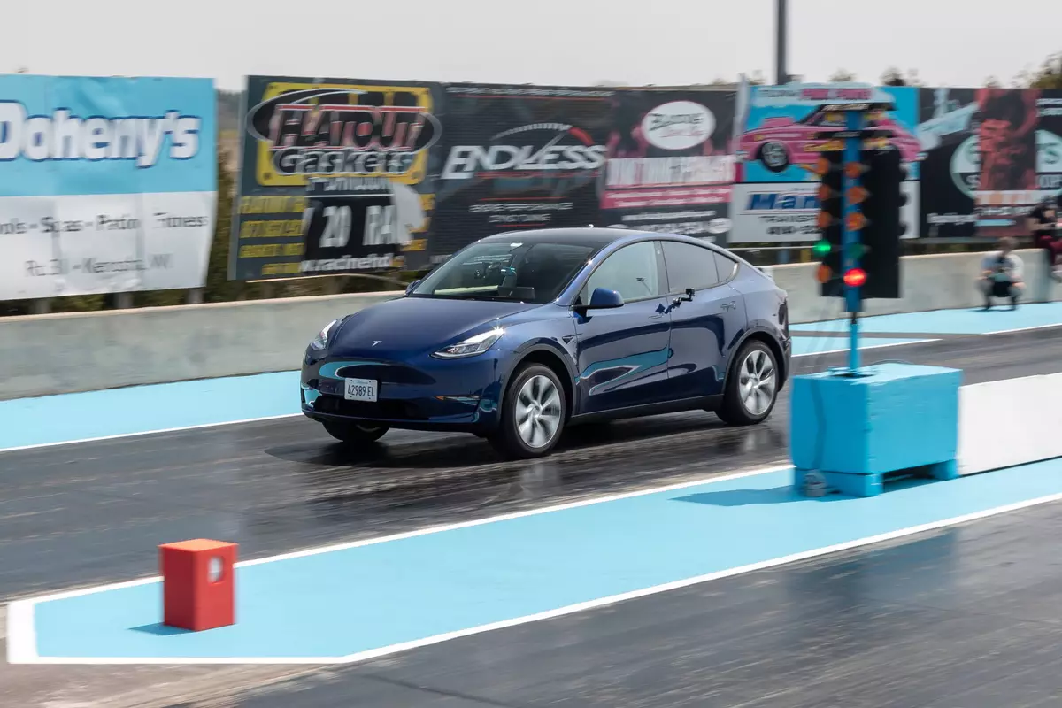 Hyundai Ioniq 5 против Tesla Model Y