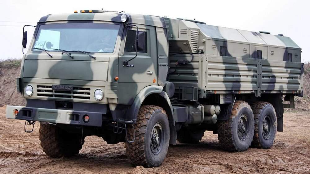 автомобили для перевозки грузов в военной обстановке
