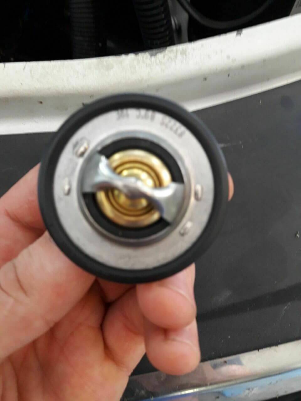 70808639 Renault TX 100 89D, Замена термостата на Рено Логан, Замена термостата на Renault Logan