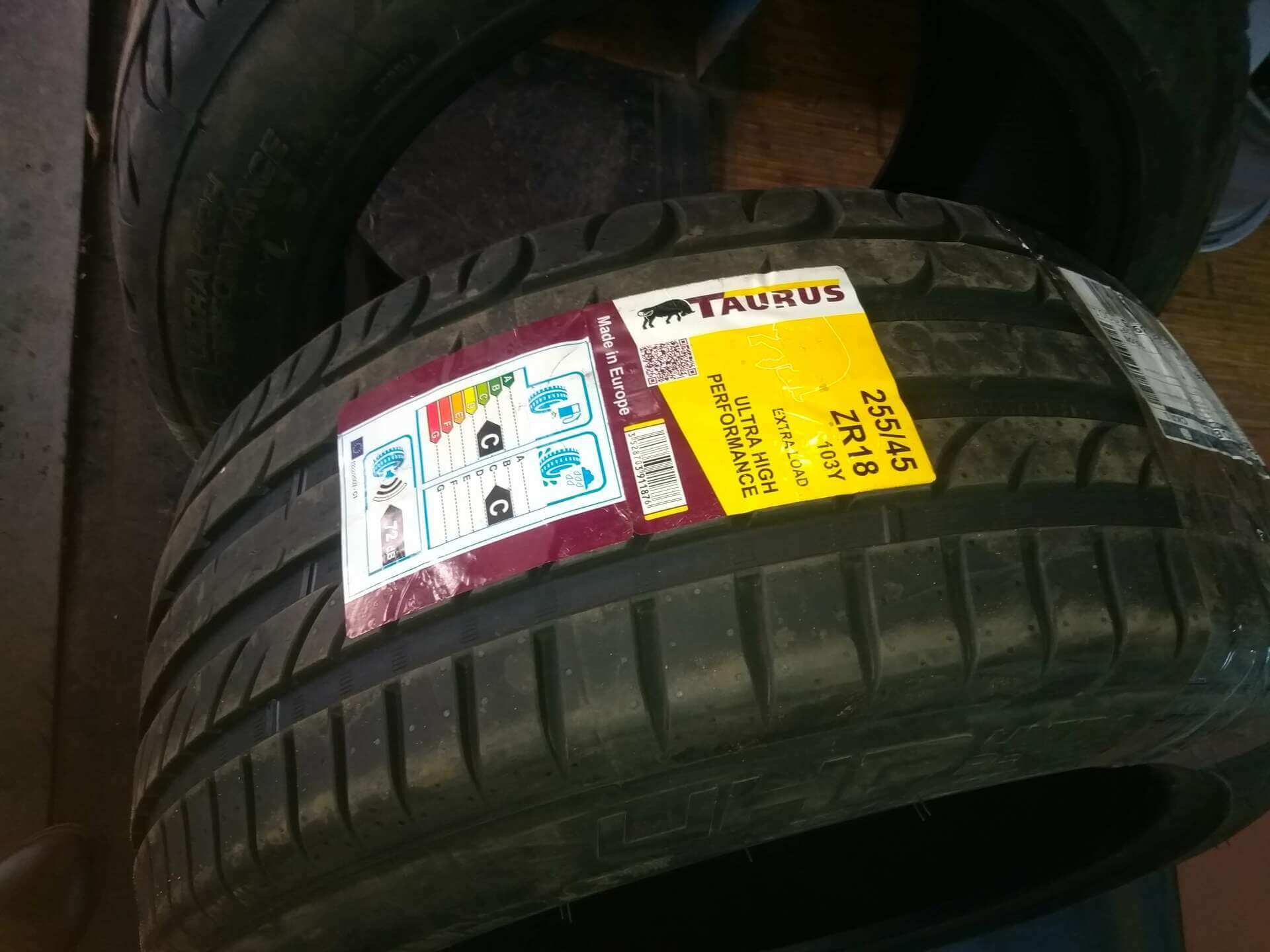 Taurus Ultra High Performance 255/45 R18 103Y, резина на BMW e38 740iL, покрышка на BMW e38 740iL